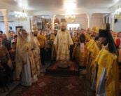 Епископ Боярский Феодосий возглавил богослужение престольного праздника в Петропавловском храме на Нивках
